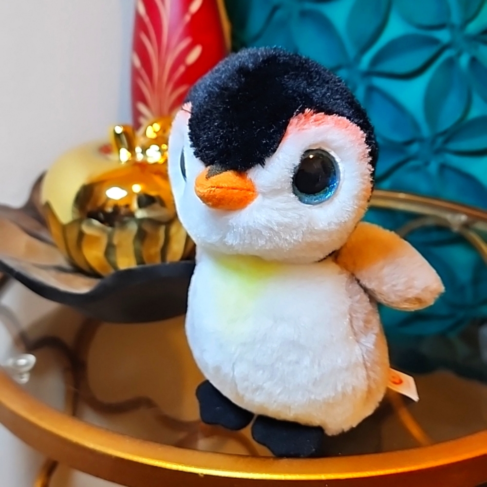 Pongo the Penguin, 6 in. tall